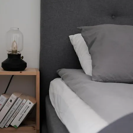 Cozy Penthouse Loft - Near The Airport Apartamento
